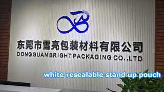 túi đứng có thể khóa lại màu trắng