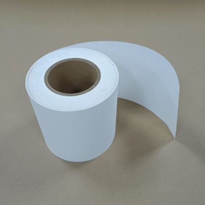 Chiếc cuộn phim tổng hợp BOPP / PE có thể tùy chỉnh chiều rộng và độ dày cho bao bì thực phẩm và công nghiệp, cung cấp hàng loạt cuộn